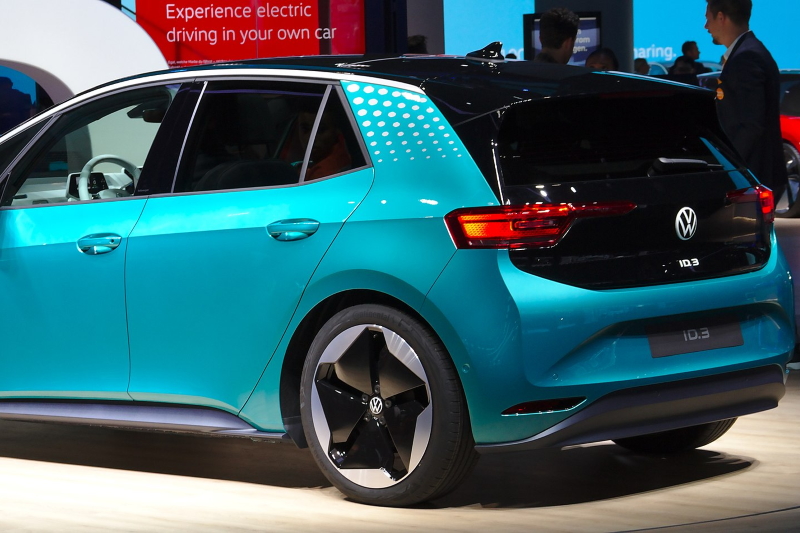 Fotografía de auto eléctrico de Volkswagen