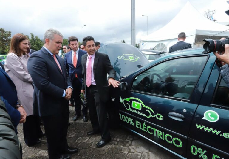Colombia supera meta de vehículos eléctricos en circulación