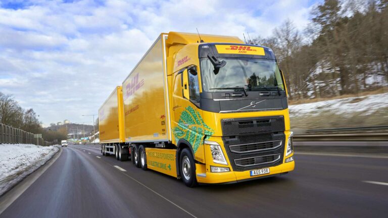 DHL contará con vehículos eléctricos de Volvo Trucks para sus operaciones de envíos