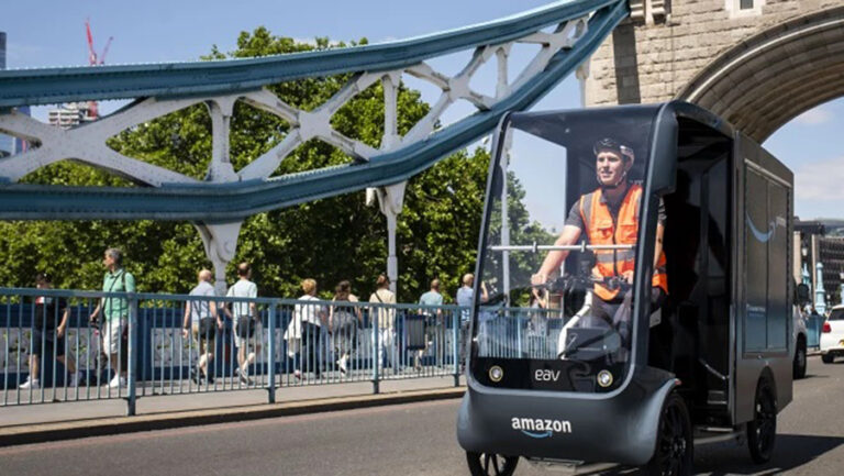 Amazon lanza primera flota de bicicletas eléctricas en Londres e instalará un gran centro de micromovilidad