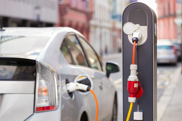Estados Unidos destinará $7.500 millones en ayudas para electromovilidad