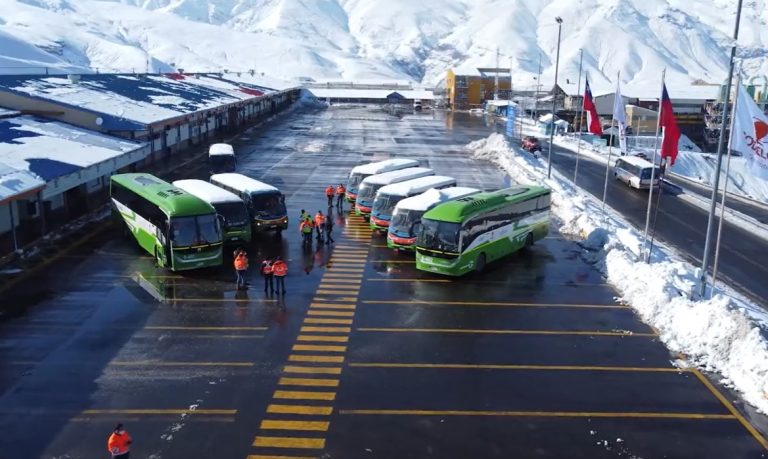 Codelco pone en marcha la mayor flota de buses eléctricos en el sector minero