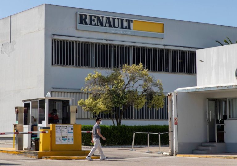 Renault inaugura planta en España para impulsar la movilidad eléctrica