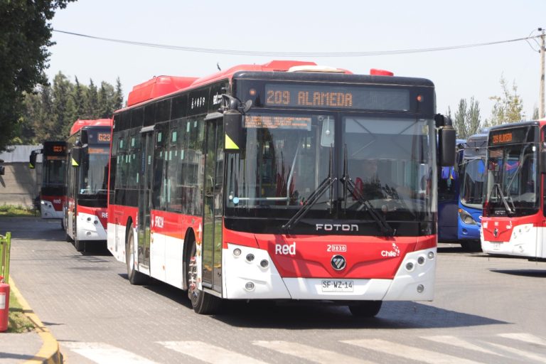 Sistema de transporte público en Chile incorpora 107 nuevos buses eléctricos