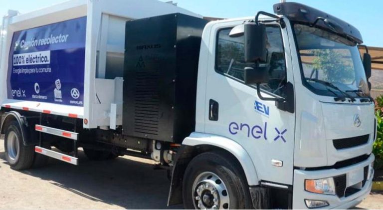 Enel X activa operaciones del primer camión recolector de basura electrificado en Chile