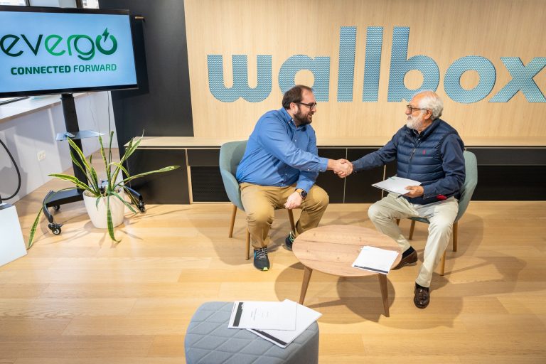 Evergo firma acuerdo con Wallbox para ofrecer soluciones de carga residenciales y corporativas