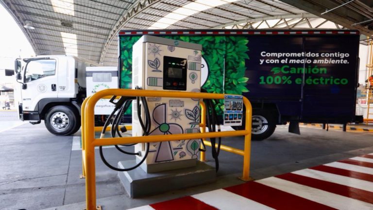 Grupo Modelo inaugura primera estación de carga para vehículos pesados en Ciudad de México