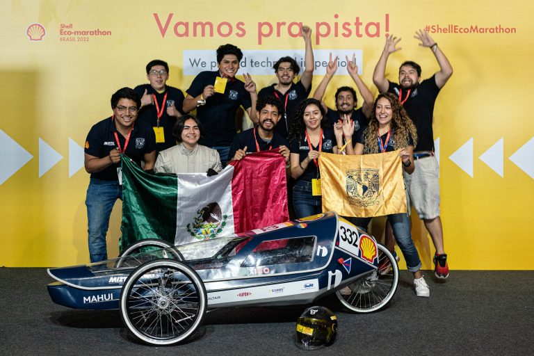 Estudiantes de la Universidad de México ganan premio de Shell Brasil por la construcción de un vehículo de carreras eléctrico