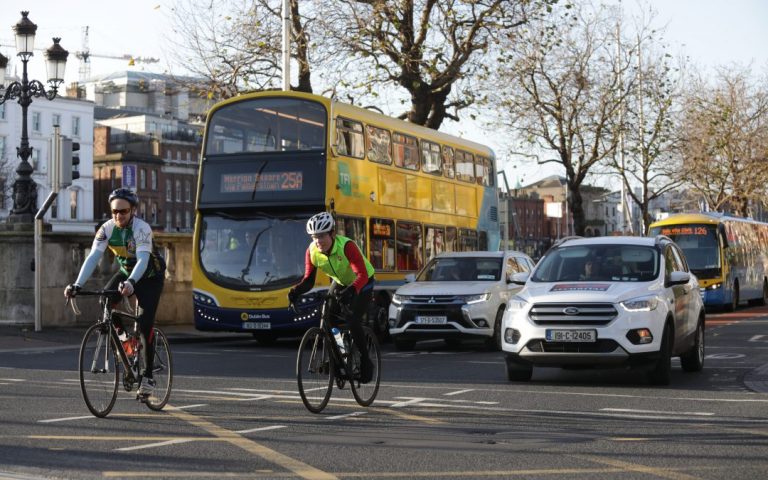 Unión Europea publica nuevo reglamento para acelerar la movilidad sostenible