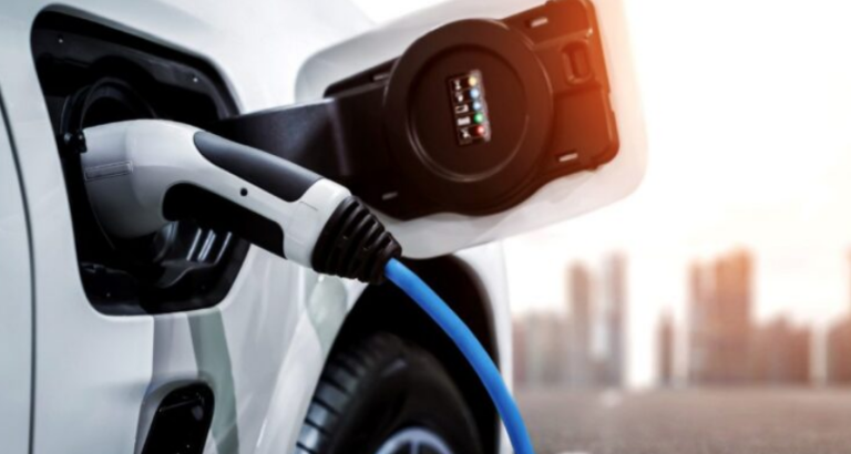 Reporte: Venta de vehículos eléctricos proyecta superar el 50% para la próxima década