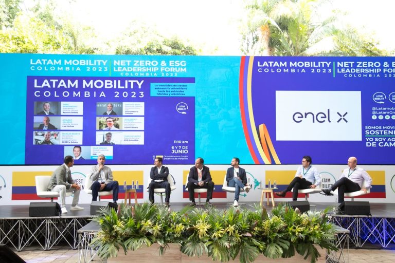 Renault, Toyota, BYD, General Motors, Seres y Los Coches afianzan compromiso hacia la transición a vehículos híbridos y eléctricos
