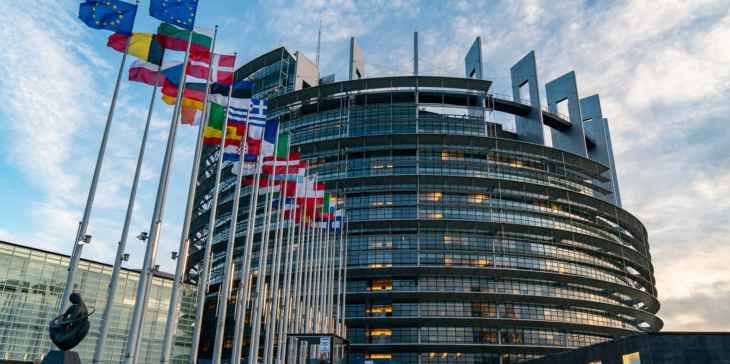 Parlamento Europeo emite normativa para instalar puntos de carga entre 60 y 120 kilómetros de distancia