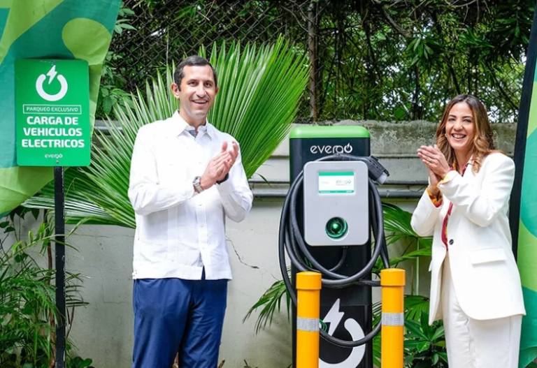 República Dominicana: Evergo inaugura novedosas estaciones de carga en la Unibe