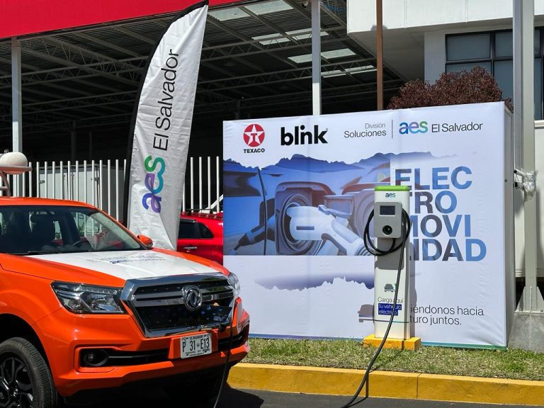 El Salvador: Blink Charging y AES lanzan nueva estación de carga