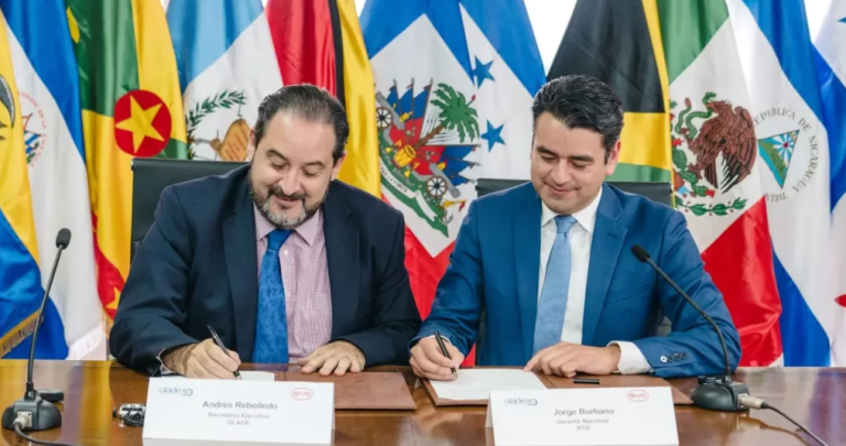 BYD firma alianza con la OLADE para impulsar electromovilidad en Latinoamérica