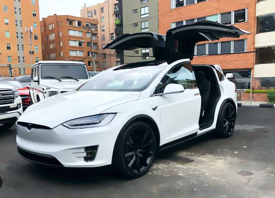 Tesla llega a Colombia