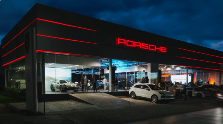 Porsche Centre Lopez Mateos Arrives to Guadalajara