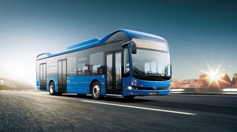 BYD y Hino anuncian un plan piloto para ensamblar autobuses eléctricos en Colombia