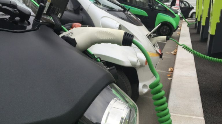 Brasil terá 2.500 novos carregadores elétricos até 2024