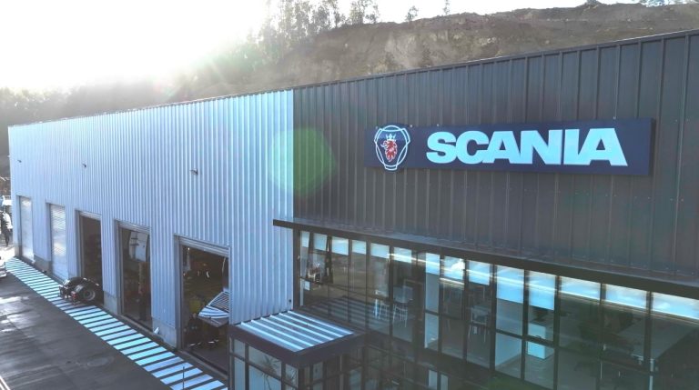 Ministro de Transporte de Chile visita sede de Scania para impulsar alianzas