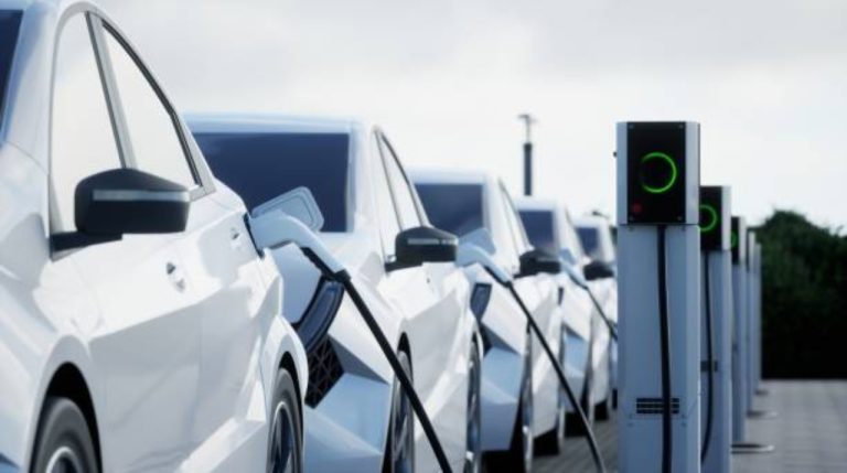 Encuesta: Cuatro de cada 10 mexicanos están dispuestos a comprar coches eléctricos