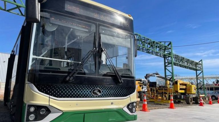Construcción de centro de carga para buses eléctricos en Chile cuenta con más de 50% de avance
