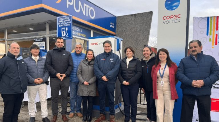 Copec Voltex y ministerio de Energía de Chile inauguran primer cargador rápido en Osorno