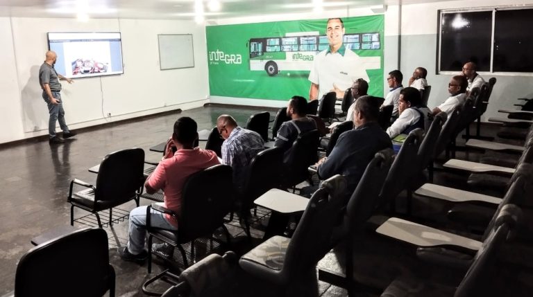 Serviço de ônibus elétricos da Eletra recebe treinamento em Salvador