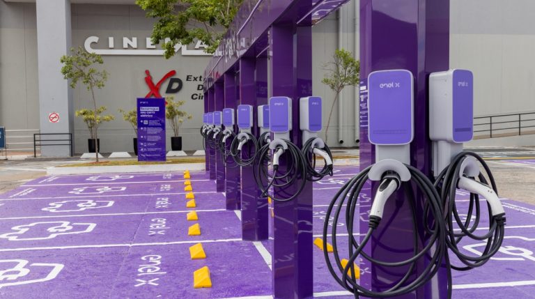Enel X lança o primeiro centro de carregamento de veículos elétricos em São Paulo