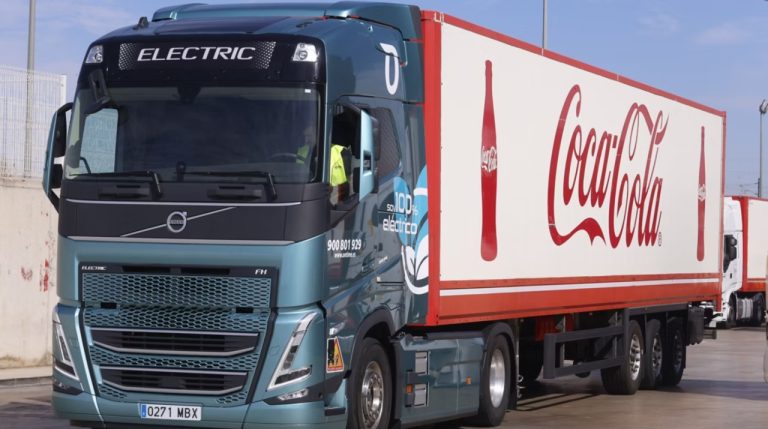 Coca-Cola avanza en el transporte pesado de mercancía por su flota eléctrica