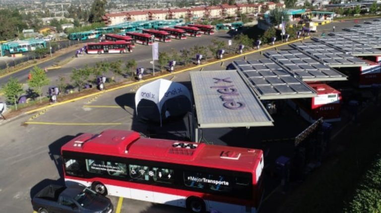 Enel X revela cómo optimar la carga de un autobús eléctrico