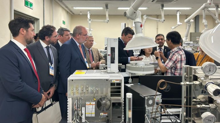 Paraguay y Corea del Sur firman colaboración en electromovilidad y energía