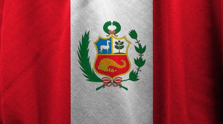 Perú firma acuerdo de cooperación con Japón para impulsar movilidad eléctrica