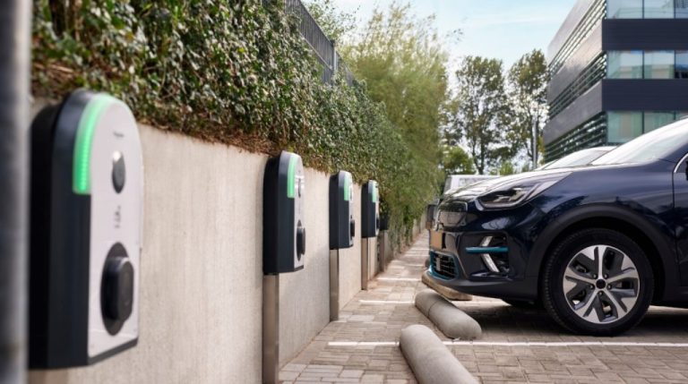 Así es el cargador para vehículos eléctricos de Schneider Electric