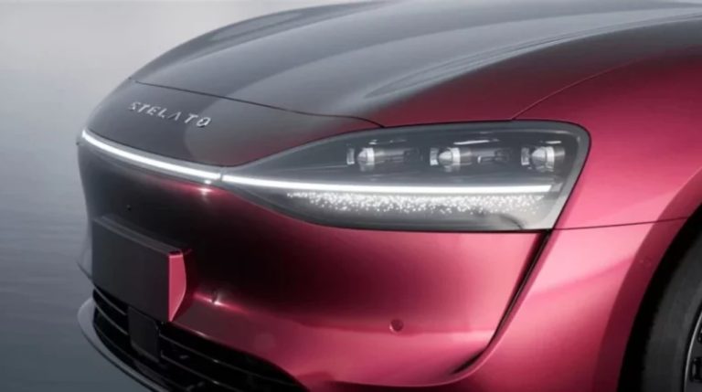 Huawei lanza el primer coche eléctrico producto de su alianza con BAIC Motor