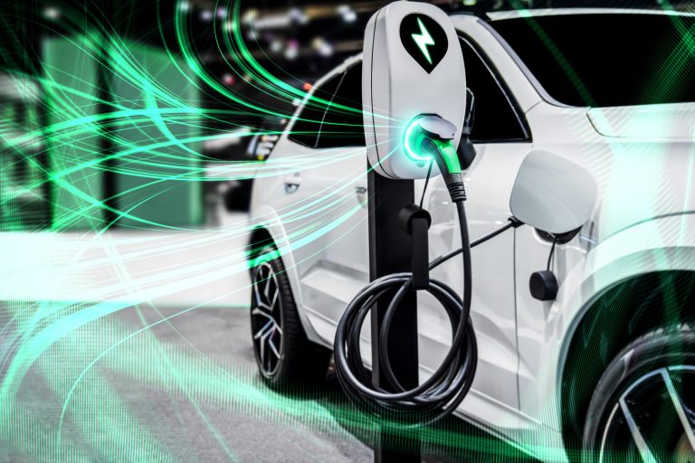Ventas mundiales de vehículos eléctricos aumentan 21% en julio