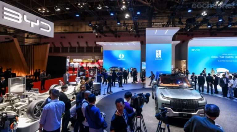Alta tecnología y tensiones por aranceles de la UE: Así marcha el Salón del Automóvil en París