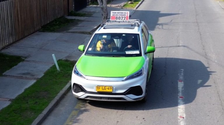 Chile da un paso importante hacia la movilidad sostenible con «Mi Taxi Eléctrico»
