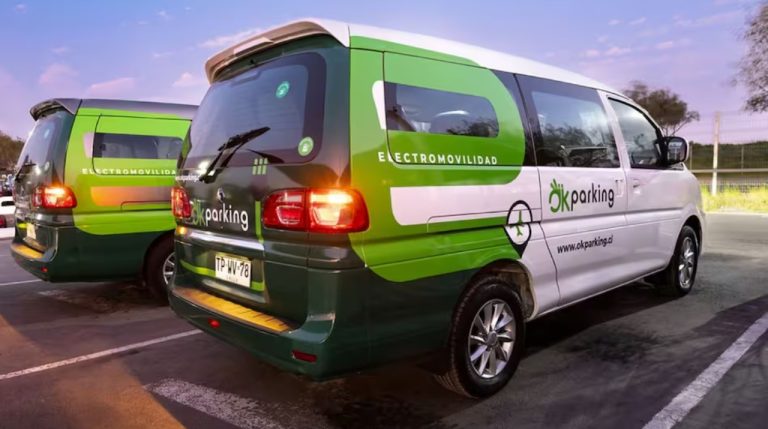 Aeropuerto de Santiago de Chile cuenta con minibús eléctrico de pasajeros