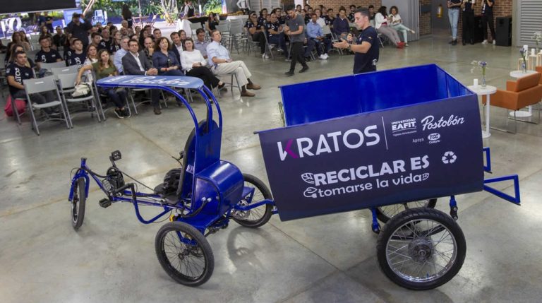 Postobón presenta prototipo de vehículo de última milla electroasistido