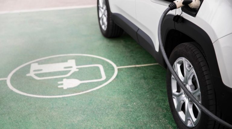 México registra más de 80 mil vehículos eléctricos e híbridos vendidos este año