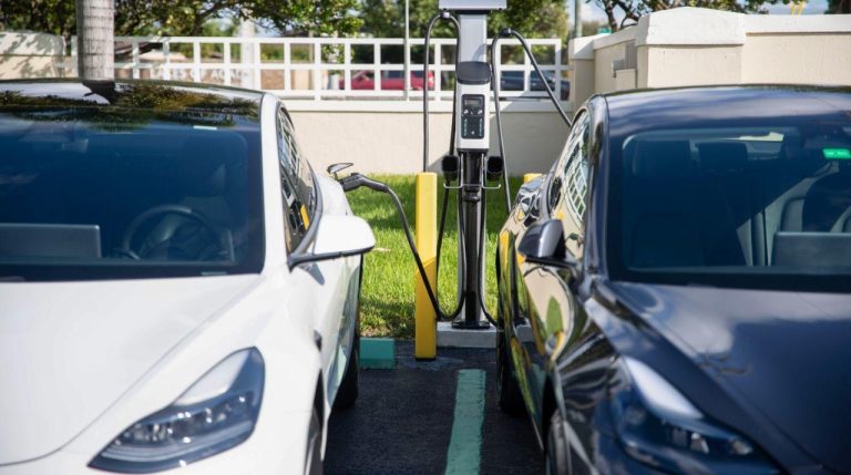 Blink Charging y OMNIA Partners: Simplificando la Adquisición de Estaciones de Carga para Vehículos Eléctricos»