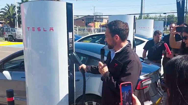 El primer Tesla Supercharger en Latinoamérica ha sido instalado por Enerlink