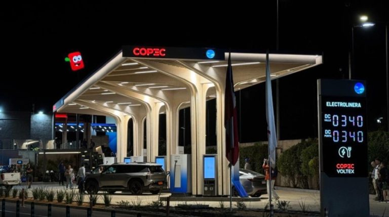 Electromovilidad en Chile: Copec lanza su primera estación de servicio completamente eléctrica