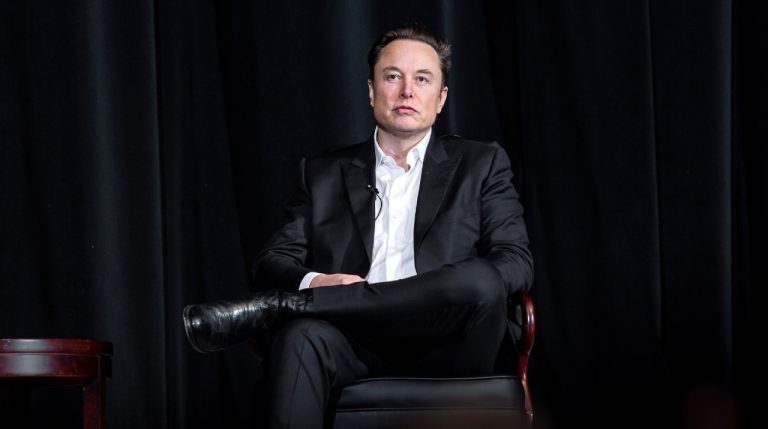 La promesa de Elon Musk: Coches eléctricos y autónomos a bajo precio