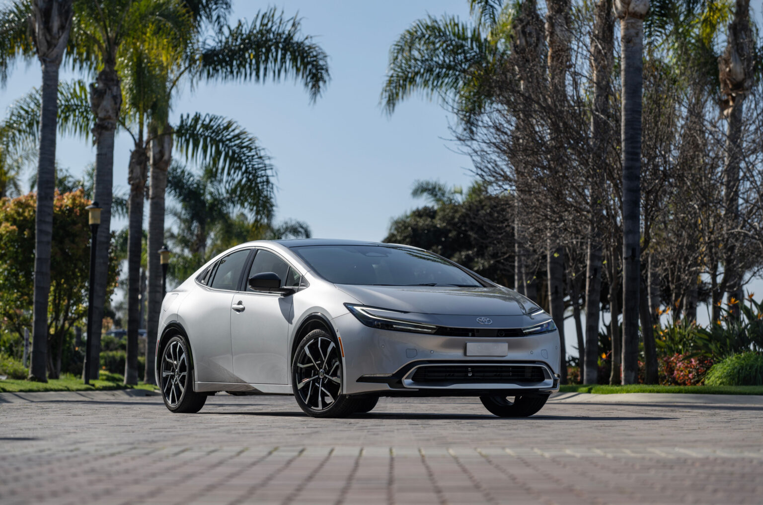 Toyota dobra suas vendas globais de veículos elétricos e reforça sua estratégia multidimensional na América Latina